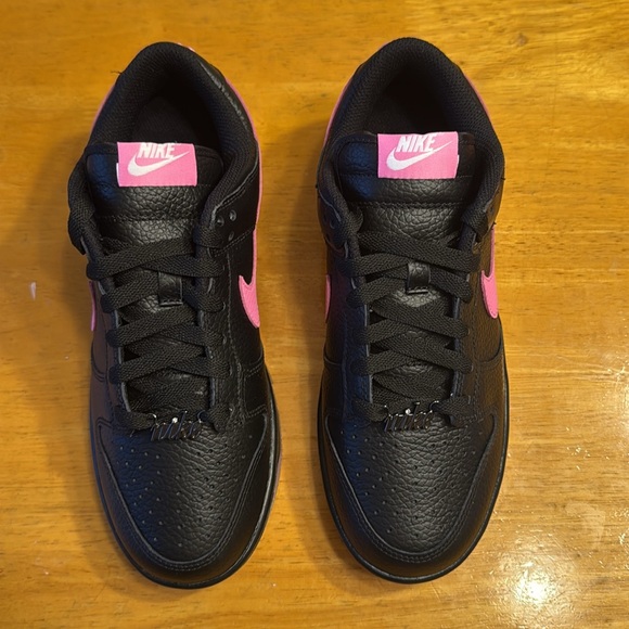 Nike Black & Pink Shoes. New. Women’s 8.5 - Picture 6 of 9
